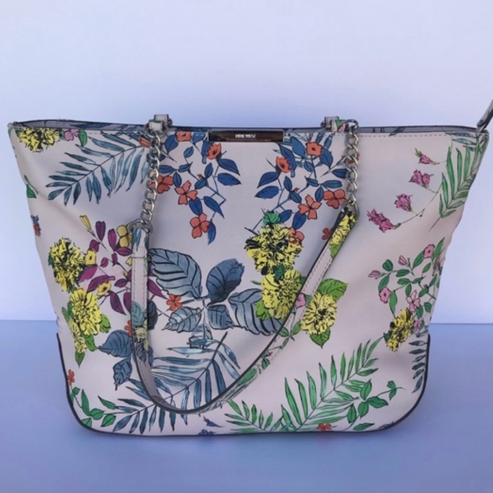 Nine West Floral Spring Summer Medium Size Chain Strap Garden Girl Purse